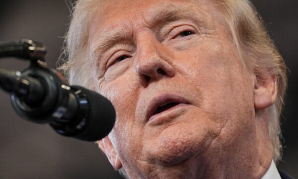 Trump diz 'basta' em reação às tarifas de retaliação do Canadá