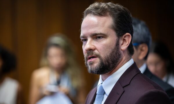 Eleições 2026: ministro da Fazenda defende combater 'pejotização' para conter déficit da Previdência Social
