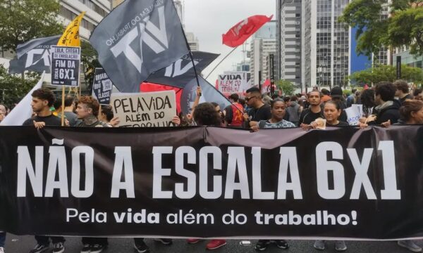 Setores de comércio, serviços e turismo lançam campanha para adiar votação da 6×1