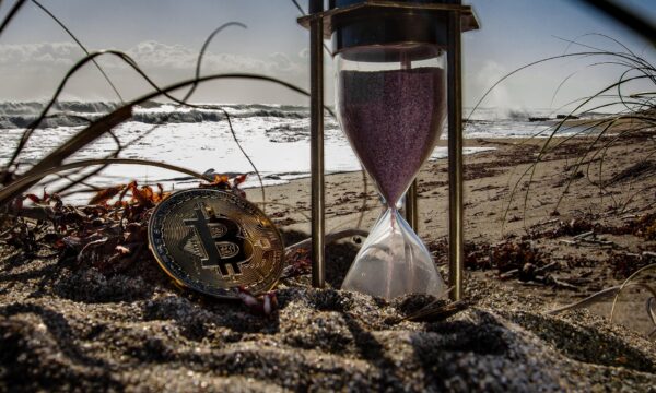 Desenvolvedor se decepciona com nível de aceitação do Bitcoin na Bitcoin Beach de El Salvador
