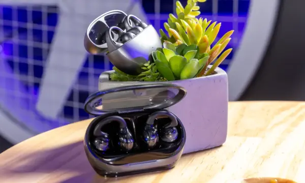 Fone em forma de brinco? Comparamos o da JBL e da Oppo