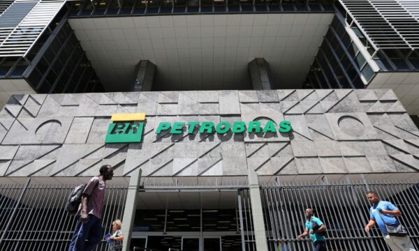 Petrobras (PETR4) avalia dar prazo maior para Braskem em meio a negociação com credores, diz jornal