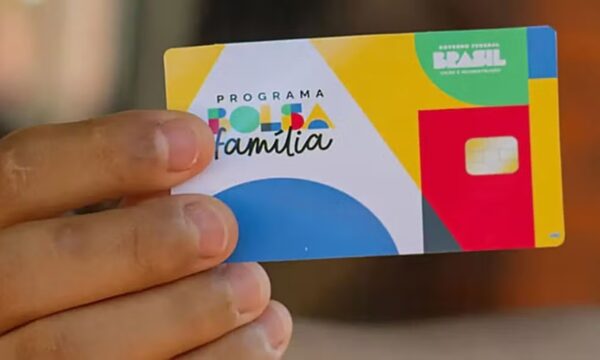 Reajuste do Bolsa Família: governo diz que reposição da inflação não viola lei eleitoral