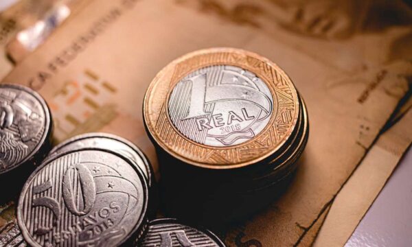 Títulos públicos e ETFs disparam no 1º semestre; investimentos chegam a R$ 9,1 trilhões