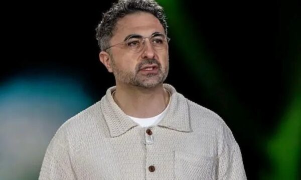 O alerta de chefe da Microsoft sobre a IA: 'Tratar a IA como humana é um erro'