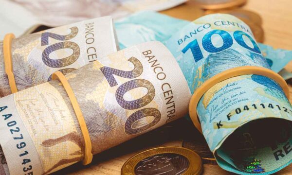 Economia recua 0,4% na passagem de junho para julho, estima FGV