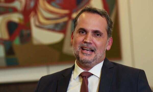 Projeções para receitas foram influenciadas por redução de projeções de alta do PIB e inflação, diz Moretti