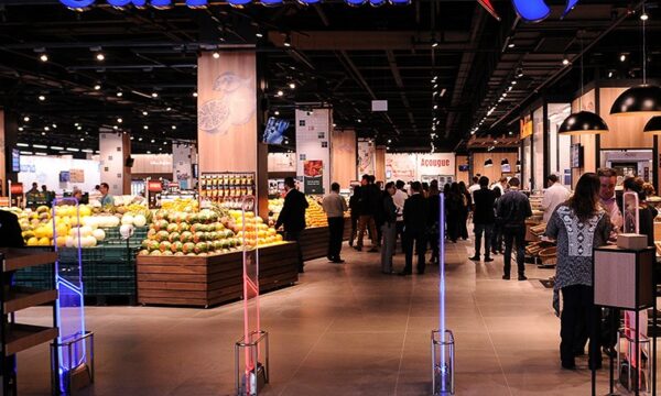 Carrefour acerta venda de 21 lojas ao grupo Pereira por R$ 360 mi