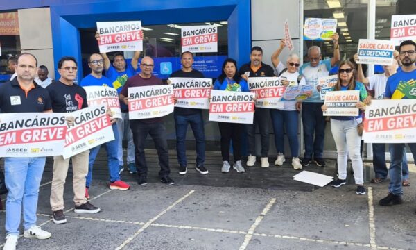 Greve da Caixa chega ao fim após decisão do TST; agências reabrem nesta quarta