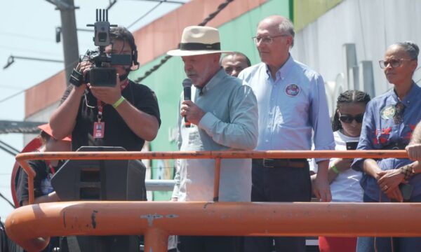 Lula diz que tomou 'atitude muito drástica' ao proibir bets e que apostas viraram 'desgraça na vida das pessoas pobres'