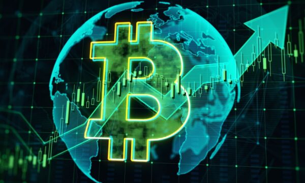 Bitcoin hoje: BTC sobe e supera US$ 78 mil com queda do petróleo e rali das altcoins