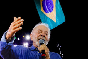 No Paraná, lideranças tradicionais e ex-ministro de Collor apoiam Lula no 2º turno