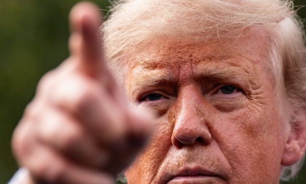 Trump faz comício para eleitorado já conquistado nas eleições de meio de mandato