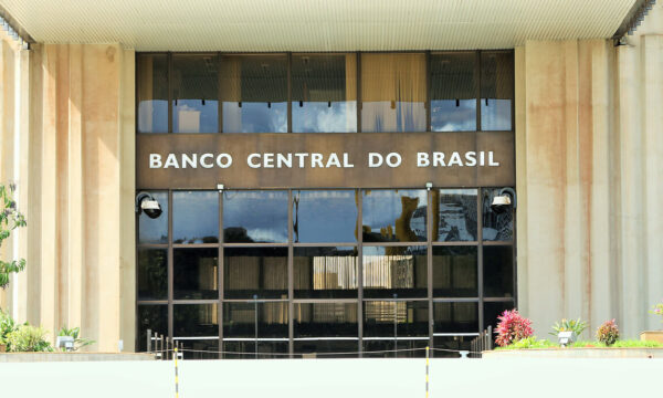 Banco Central muda regras para criptomoedas e adia reporte de autocustódia ao Coaf